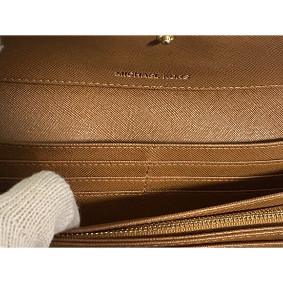 Michael Kors Mindy Carryall Leather Large Wallet (35T8GTZE3B) Vanilla Jetset - Picture 10 of 15